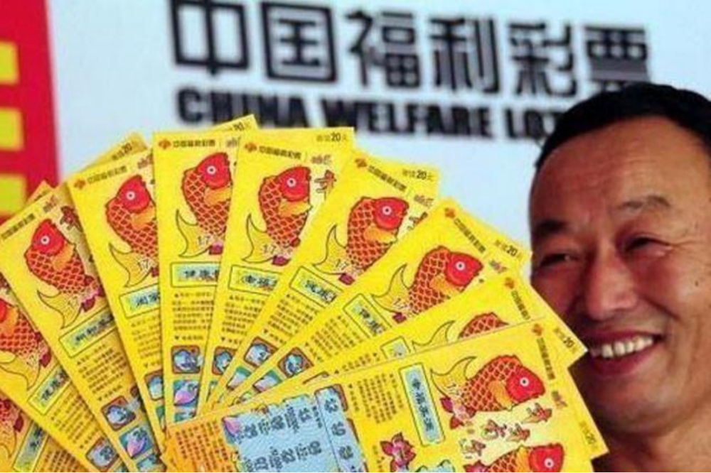 澳門天天開彩是一種彩票游戲，涉及到賭博和違法犯罪問題。本文旨在探討澳門天天開彩的相關知識，呼吁公眾理性對待彩票游戲，避免陷入賭博的泥潭。同時，也提醒相關部門加強監管力度，打擊非法彩票活動，維護社會公共利益。