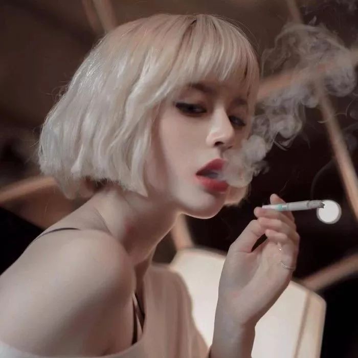最新黑白女頭像，時尚潮流與個人表達的新寵