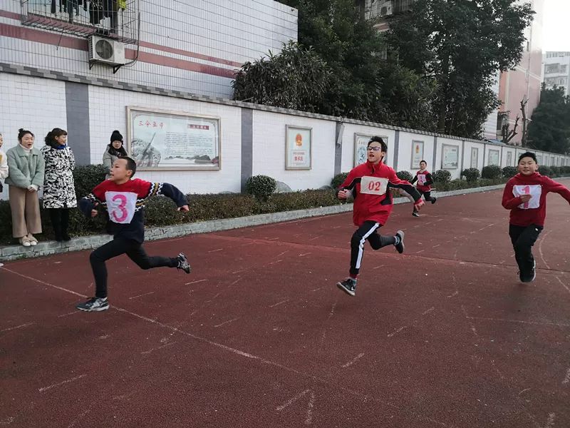 最新小學(xué)生體育課游戲，讓孩子們在游戲中鍛煉身體，快樂成長