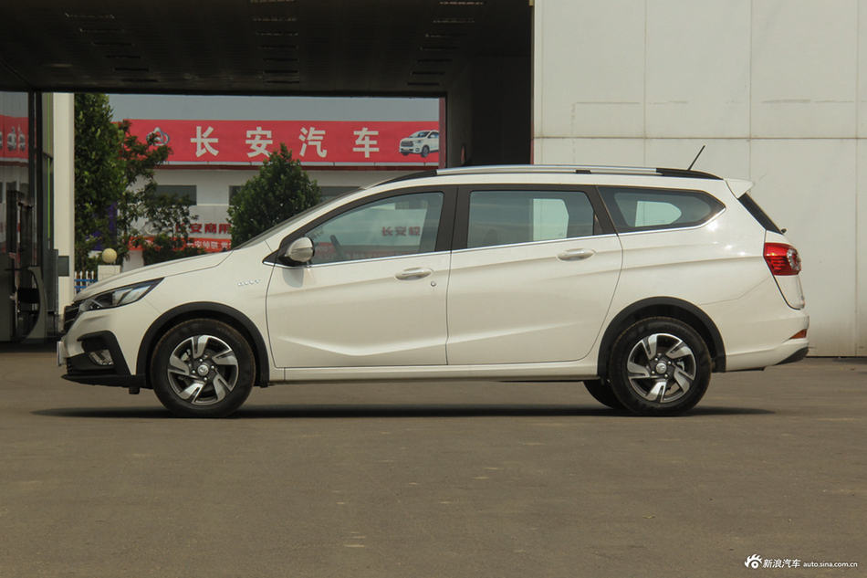 寶駿310W最新報(bào)價(jià)及市場深度解析